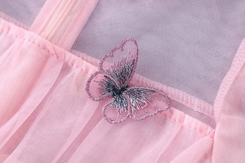 キッズファッション ドレス　蝶々刺繍とお花飾りの長袖ふんわりチュール姫様ドレス