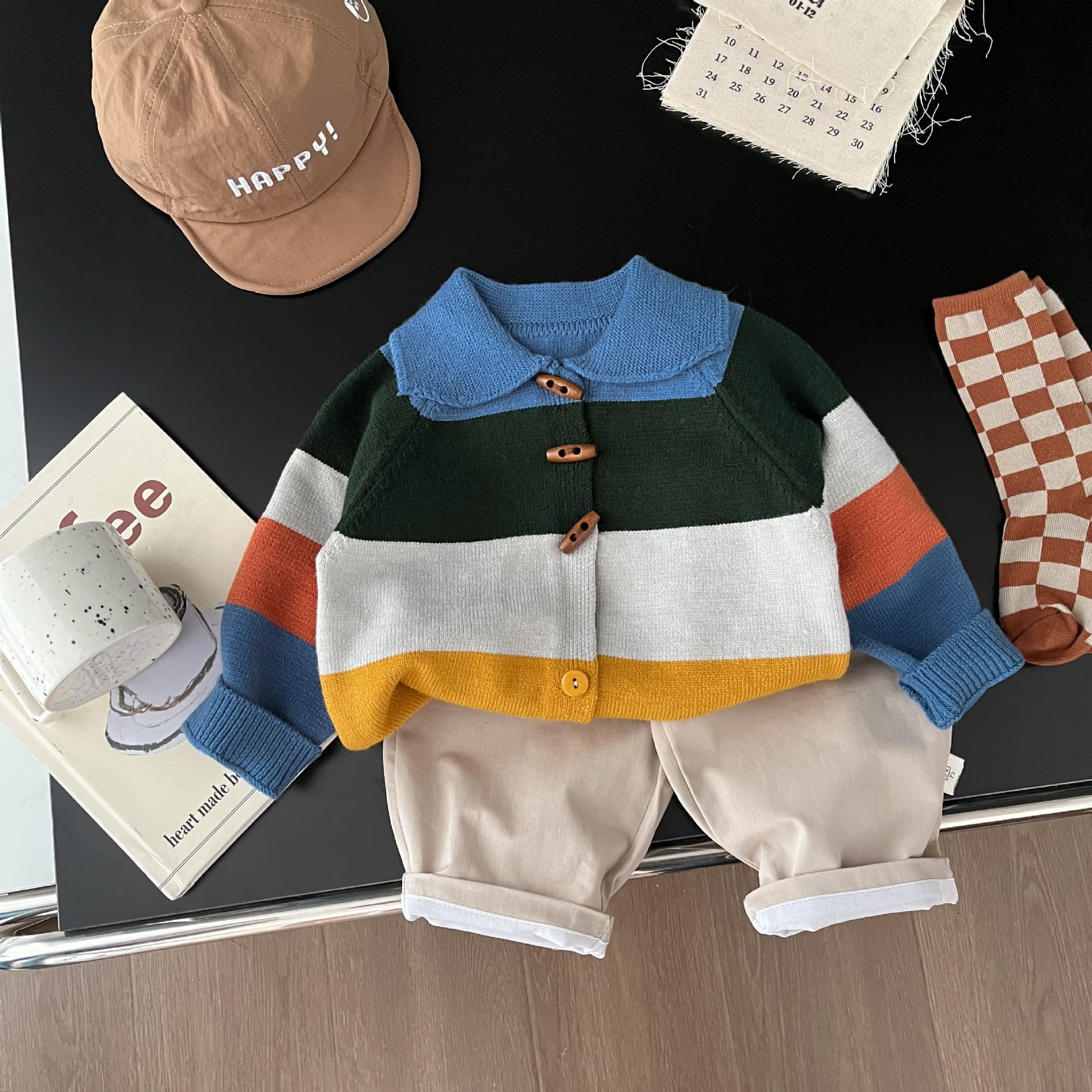 キッズファッション ニット　虹色ボーダー丸襟ニットカーディガン
