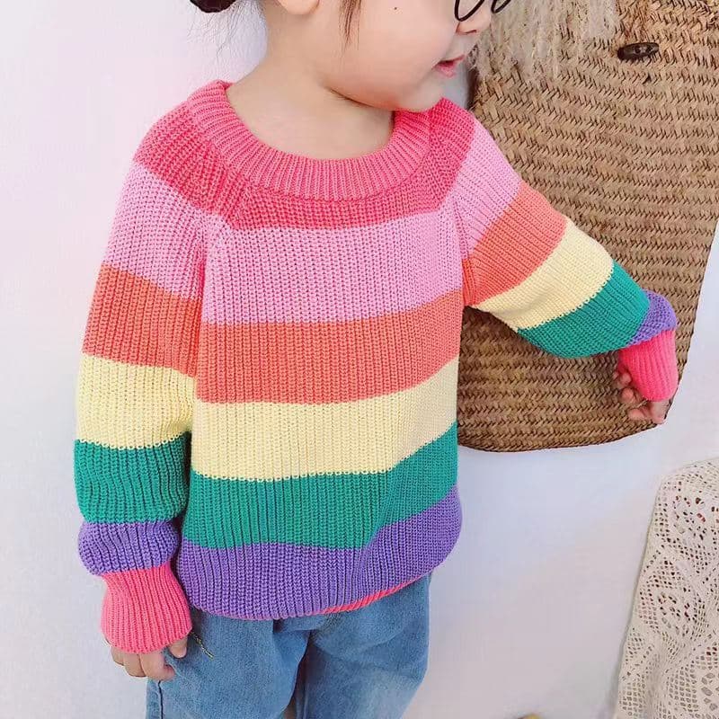 キッズファッション ニット　虹色ボーダー柄タートルネックニットセーター