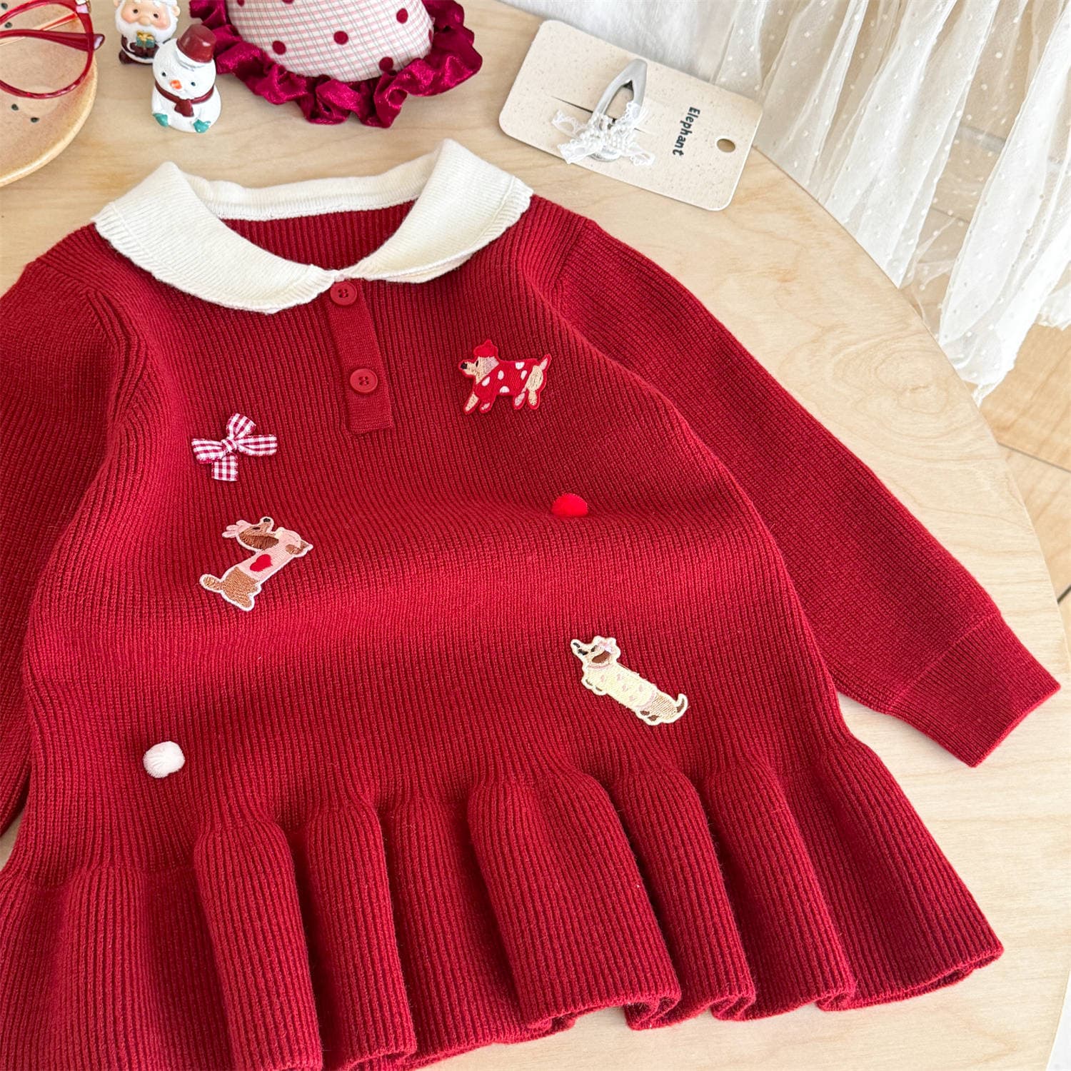 キッズファッション ワンピース　刺繍モチーフ付き丸襟ニットワンピース