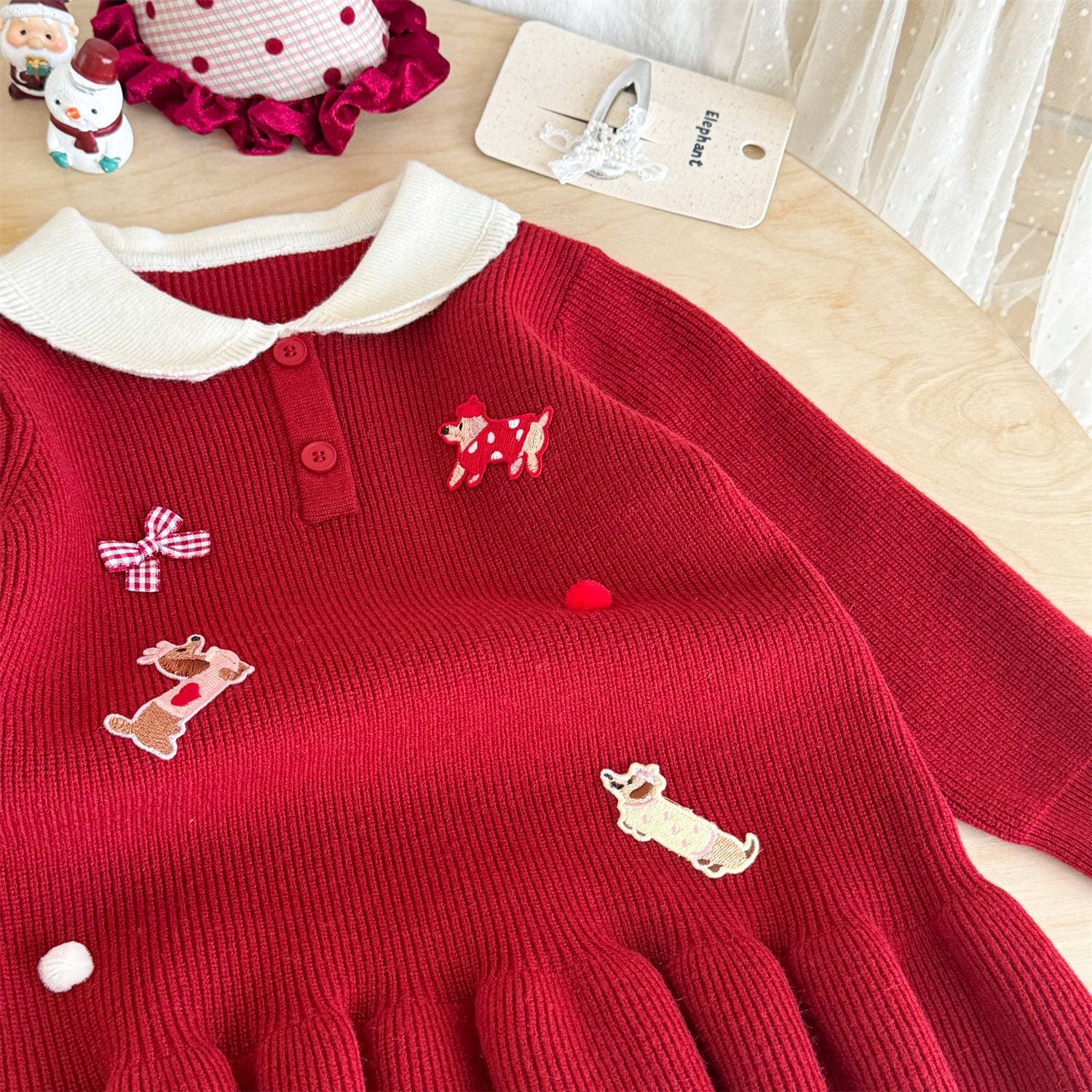 キッズファッション ワンピース　刺繍モチーフ付き丸襟ニットワンピース