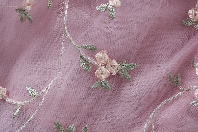 キッズファッション ドレス　花刺繍チュール長袖プリンセスドレス