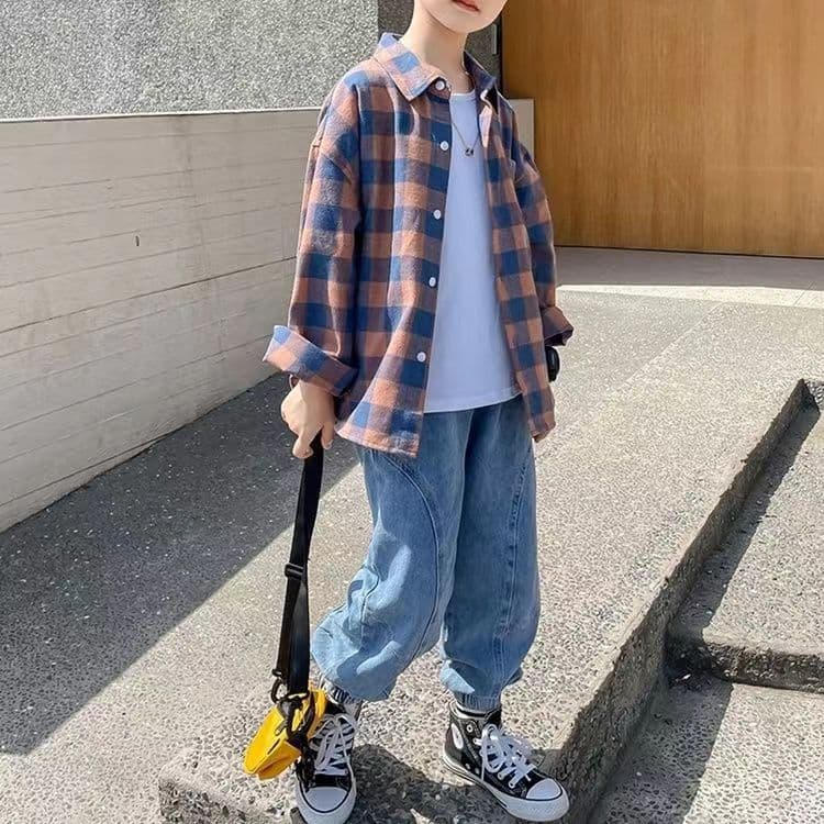 キッズファッション シャツ　男の子向けチェック柄長袖シャツ胸ポケット付き
