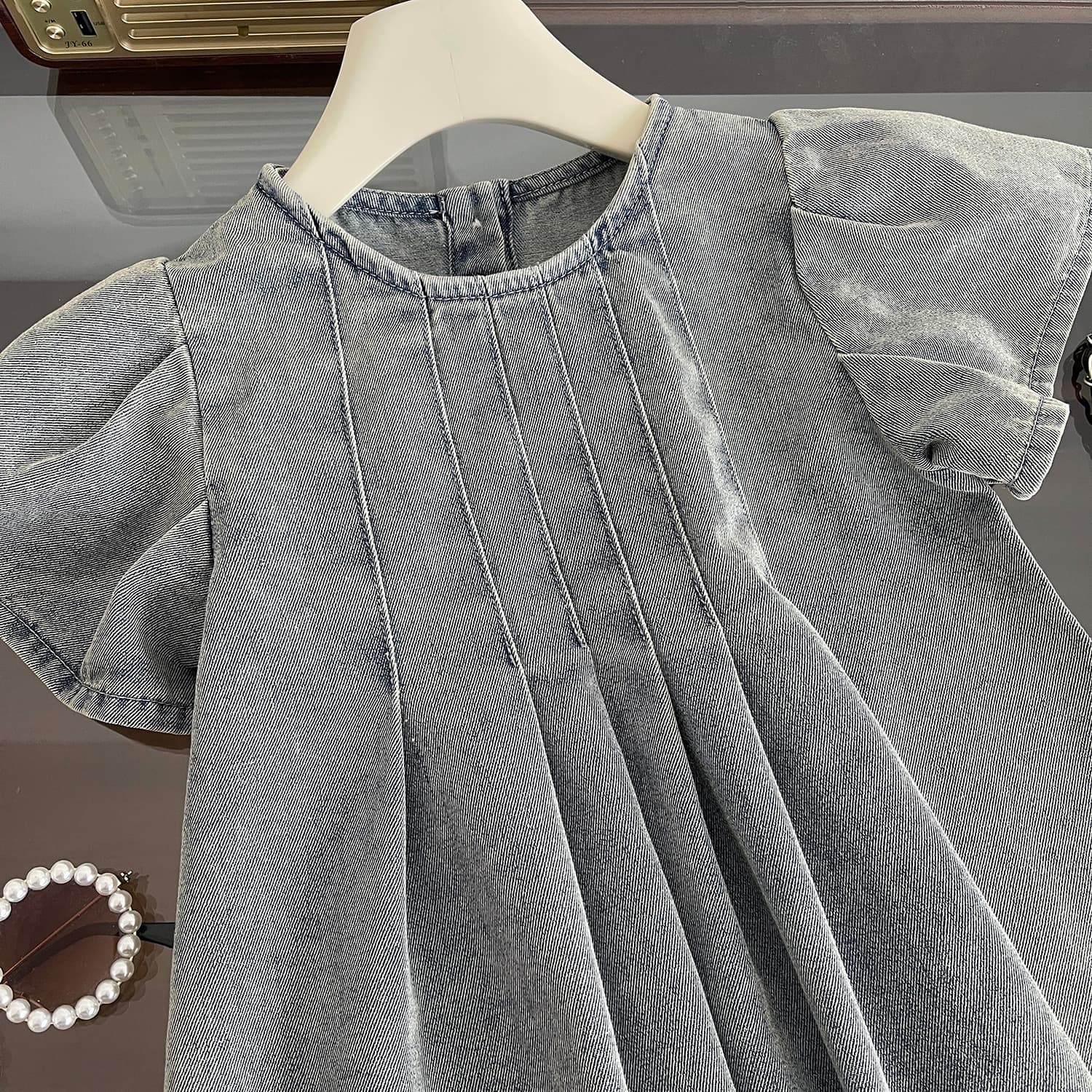 キッズファッション デニム素材のプリーツ袖フリル半袖ワンピース