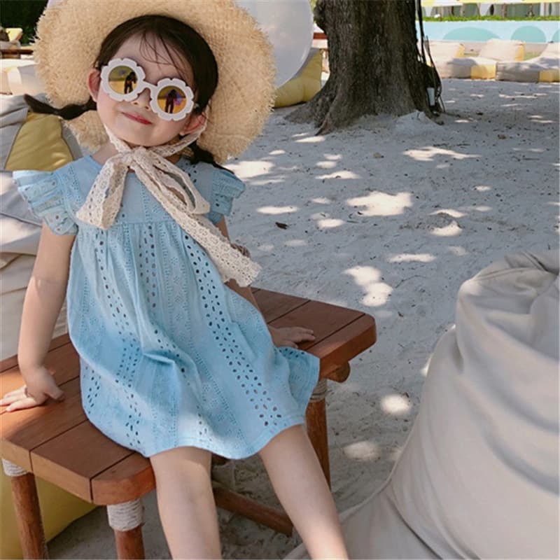 キッズファッション ワンピース　透かし編みレース刺繍フリル袖女の子ワンピース