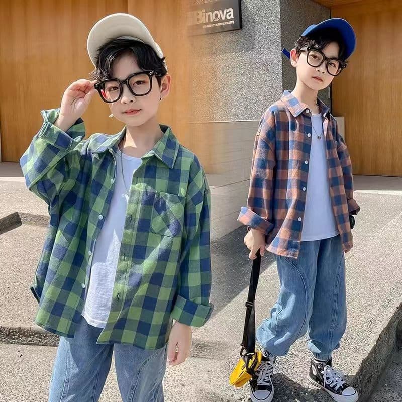 キッズファッション シャツ　男の子向けチェック柄長袖シャツ胸ポケット付き
