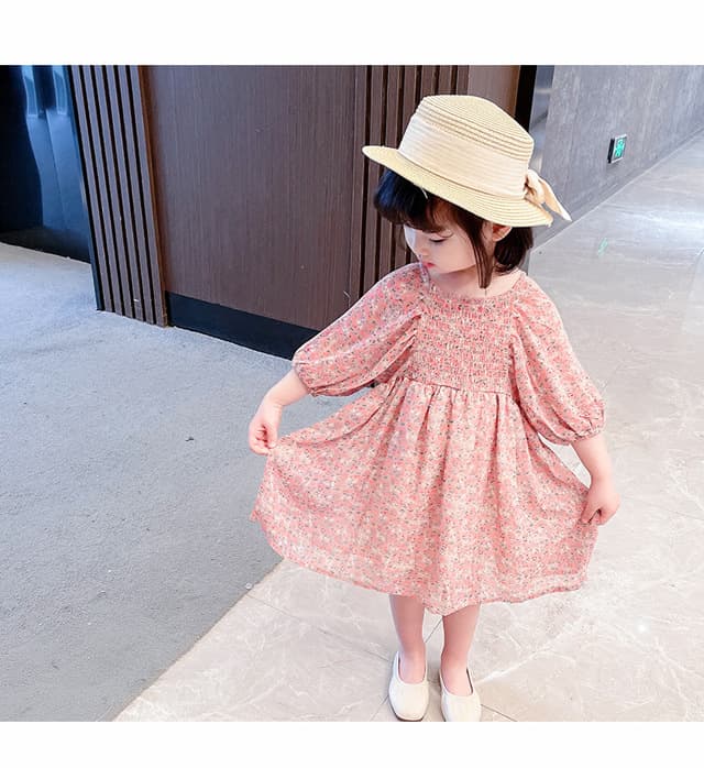 キッズファッション ワンピース　小花柄パフスリーブシャーリングワンピース