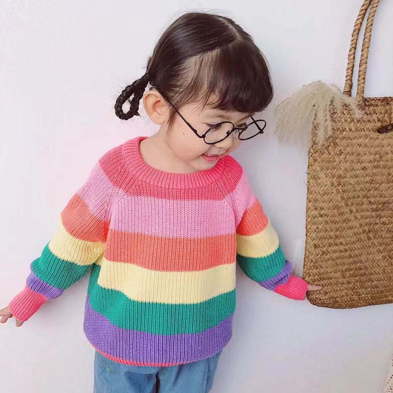キッズファッション ニット　虹色ボーダー柄タートルネックニットセーター
