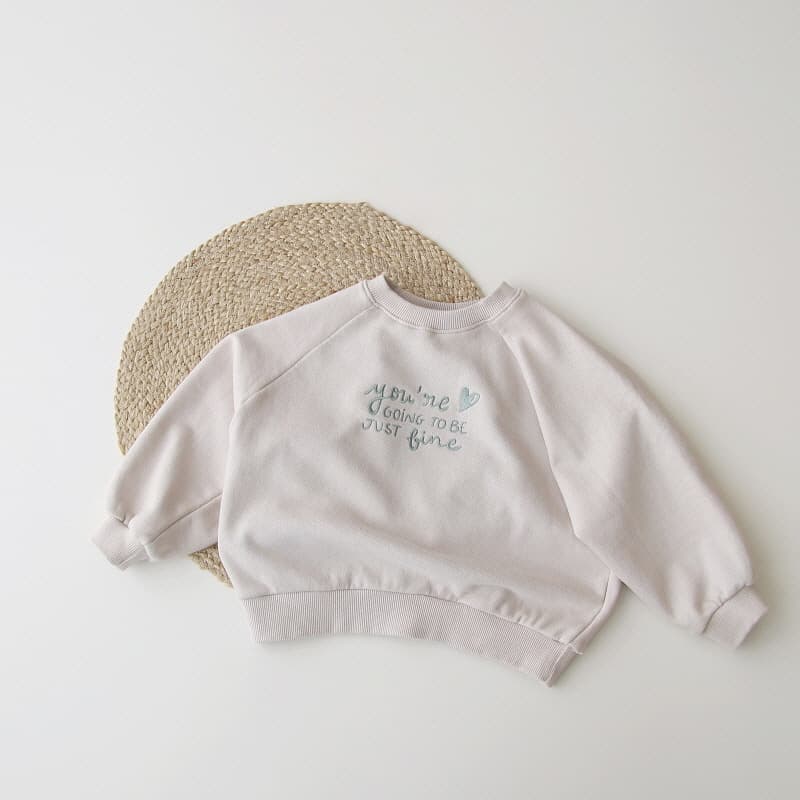 キッズファッション トレーナー　ハート刺繍メッセージ入りキッズトレーナー