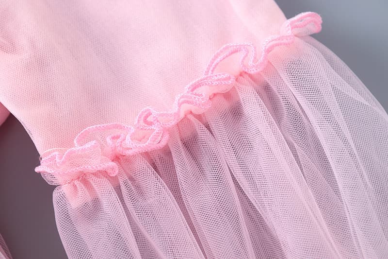 キッズファッション ドレス　蝶々刺繍とお花飾りの長袖ふんわりチュール姫様ドレス