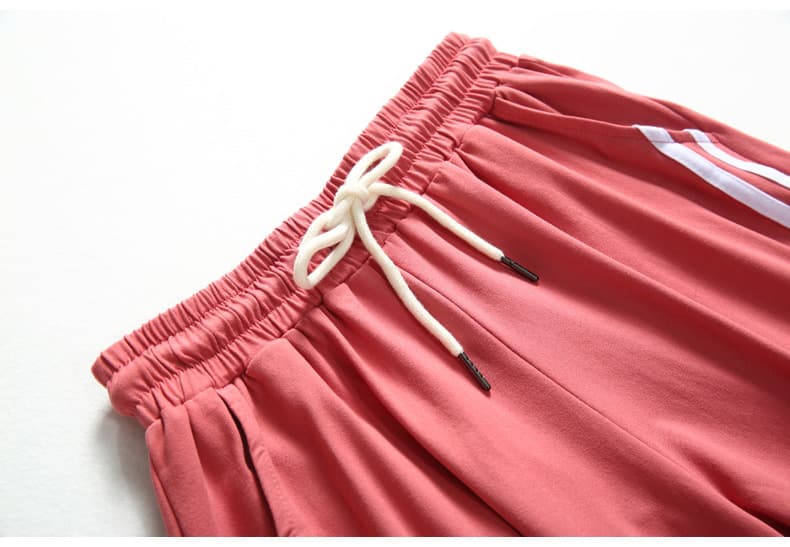 キッズファッション パンツ　サイドライン入りキッズショートパンツ