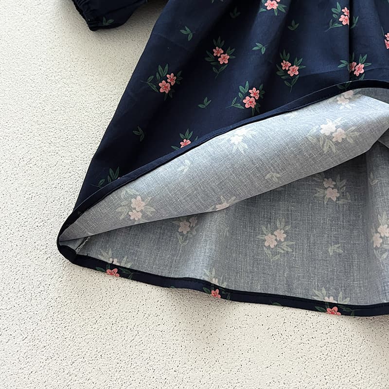 キッズファッション ワンピース 小花柄刺繍レース衿付き長袖ワンピース