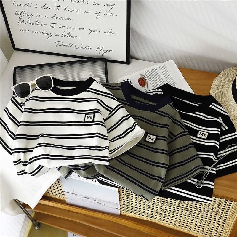 キッズファッション Tシャツ 横縞模様がおしゃれな子供用半袖上着