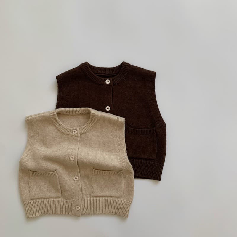 キッズファッション ニット 前ボタンポケット付きニットベスト