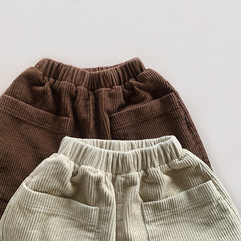 キッズファッション パンツ ふわもこコーデュロイ生地のゆったりショートパンツ