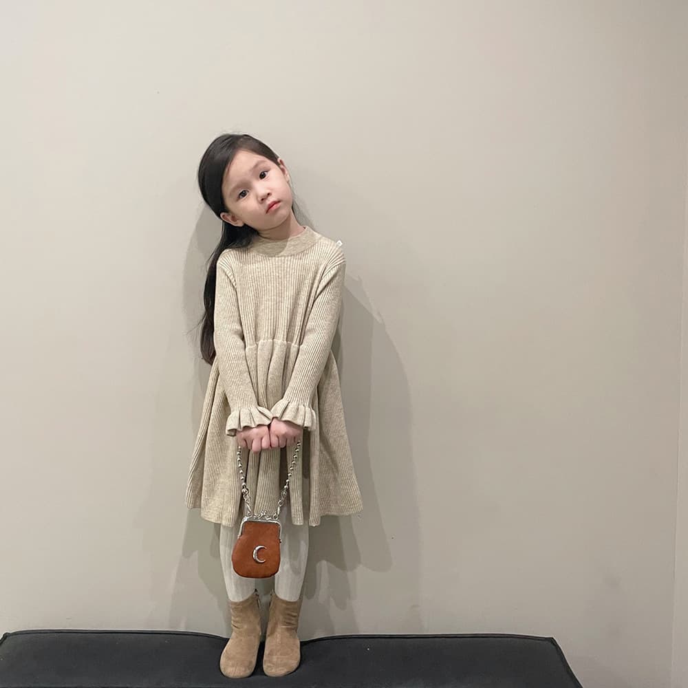 キッズファッション ワンピース リブ編み長袖ふんわりフレア袖ワンピース