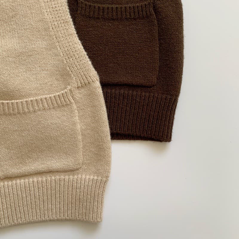 キッズファッション ニット 前ボタンポケット付きニットベスト