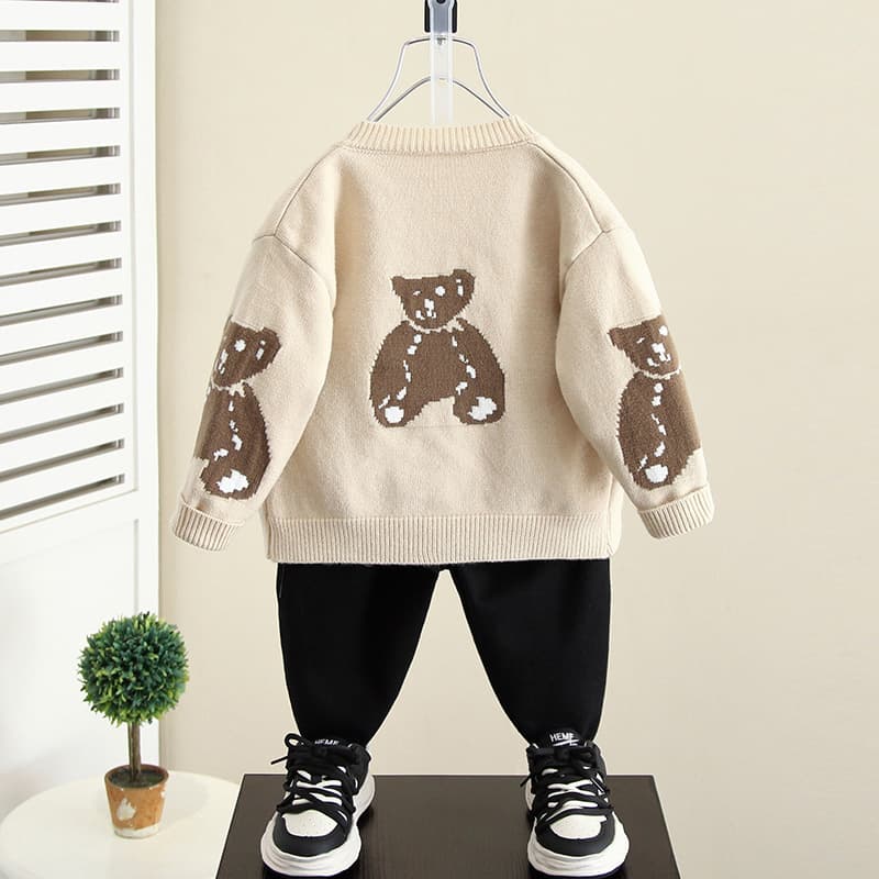 キッズファッション ニット くまさん刺繍の可愛らしい丸襟カーディガン