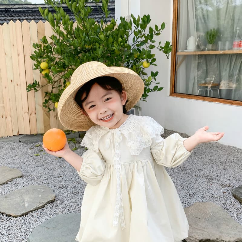 キッズファッション ワンピース ふんわり袖のプリンセス風フリル付きワンピース