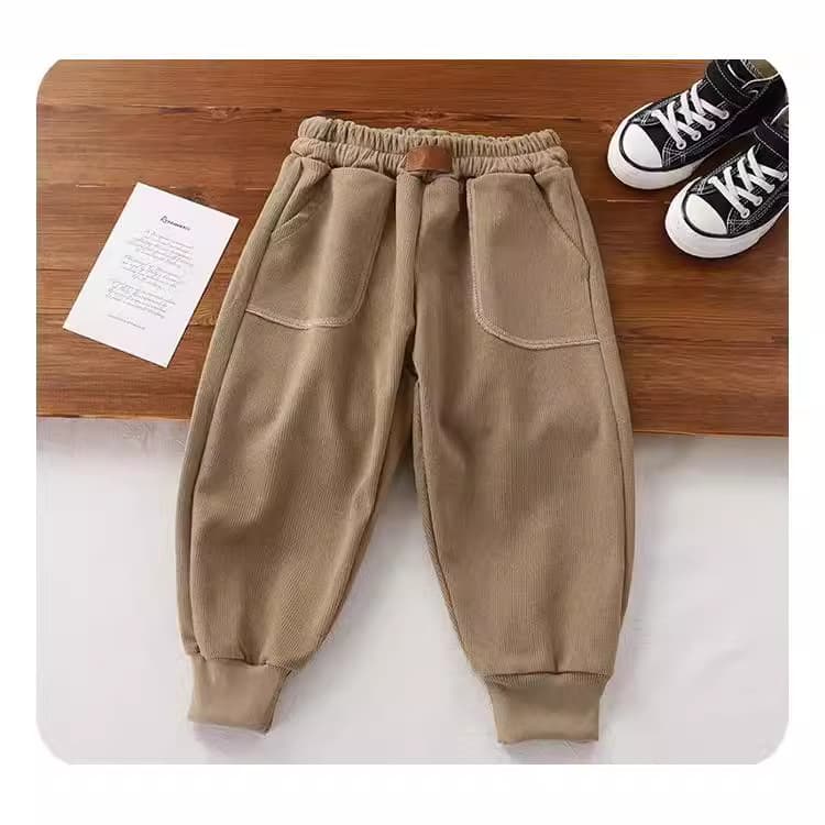 キッズファッション パンツ コーデュロイ素材のゆったりジョガーパンツ
