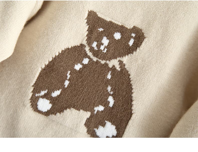 キッズファッション ニット くまさん刺繍の可愛らしい丸襟カーディガン
