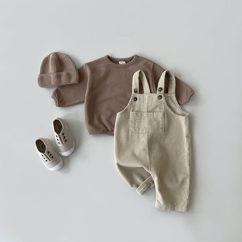 キッズファッション パンツ コーデュロイ素材のサロペットパンツ