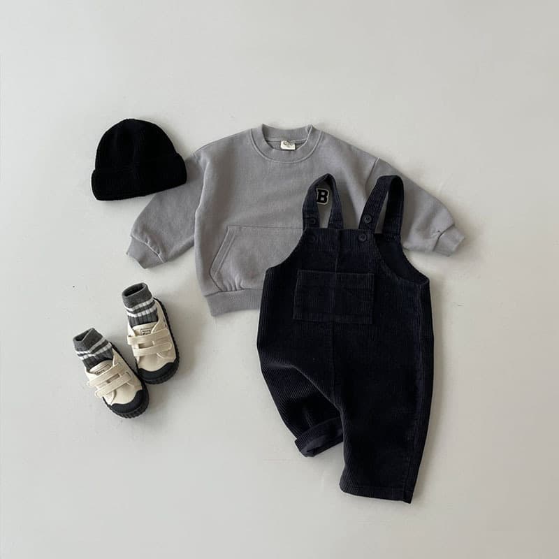 キッズファッション パンツ コーデュロイ素材のサロペットパンツ