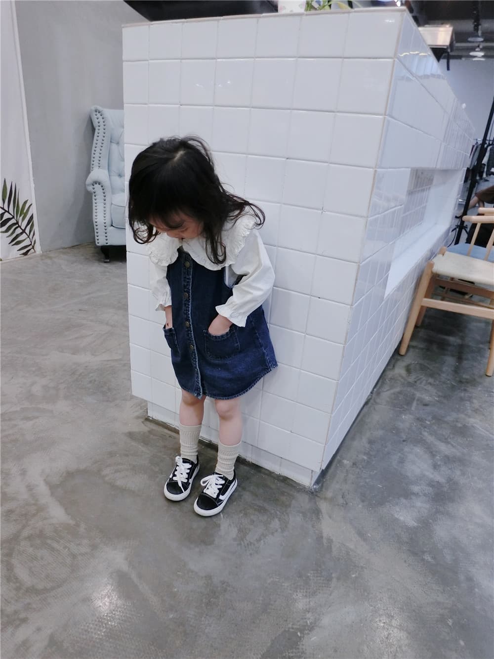 キッズファッション ワンピース 前ボタン付きデニムジャンパースカート