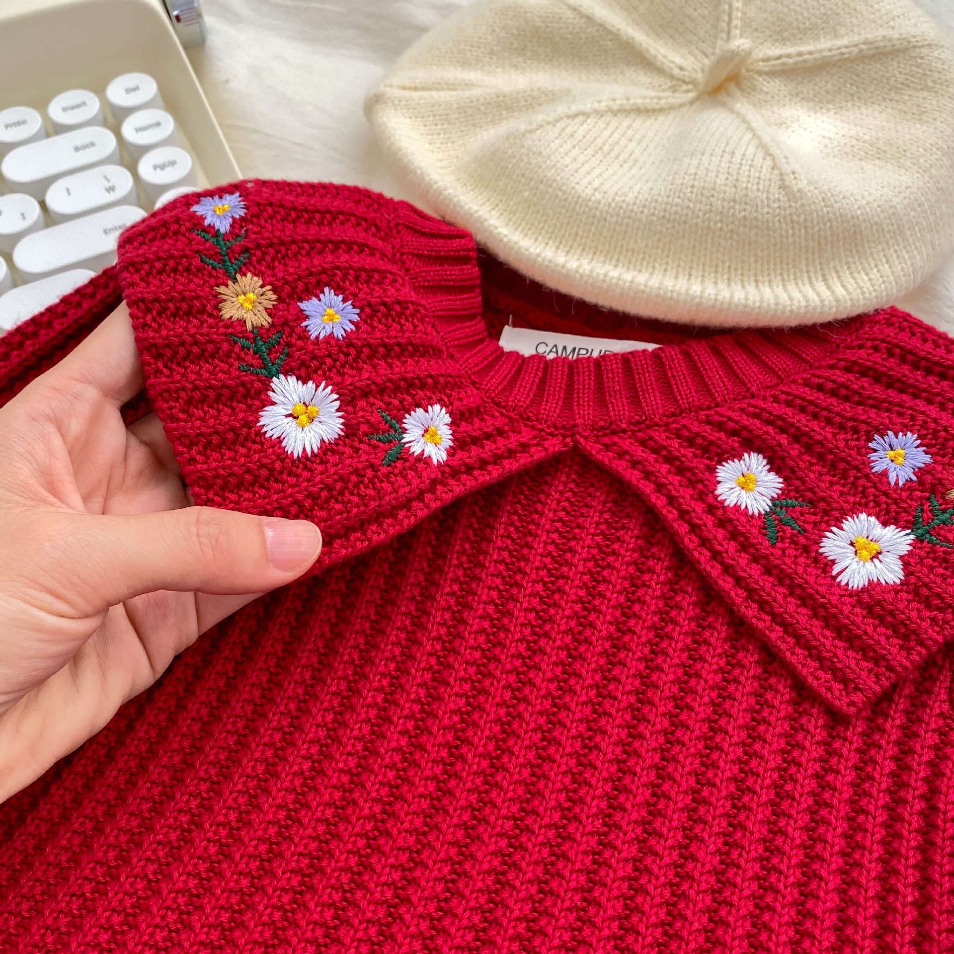 キッズファッション ワンピース 小花刺繍襟付きニットワンピース
