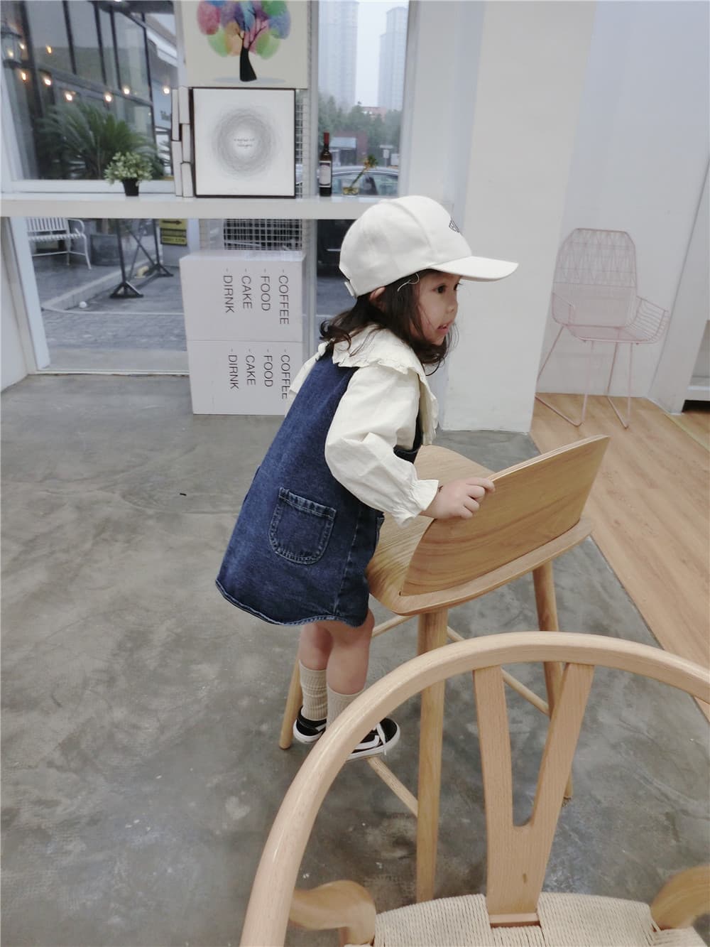 キッズファッション ワンピース 前ボタン付きデニムジャンパースカート
