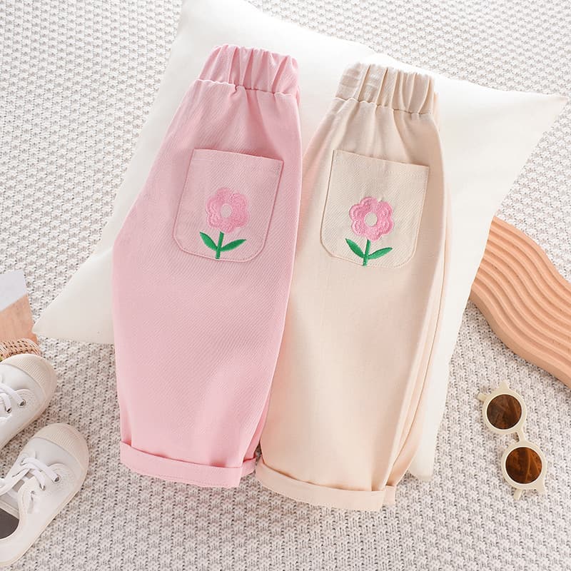 キッズファッション パンツ 花刺繍ポケット付きゆったりハーフパンツ