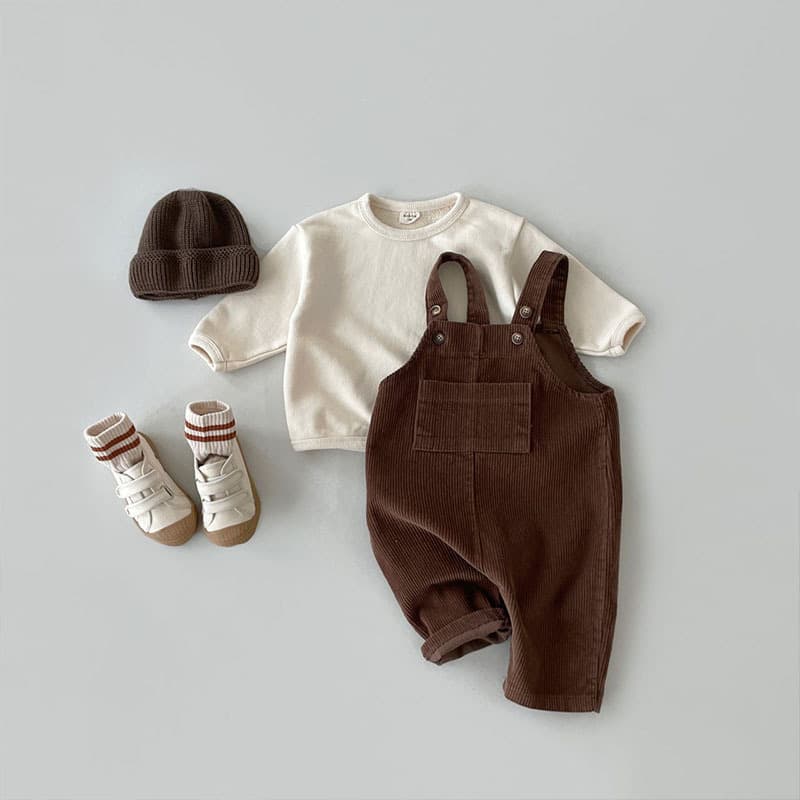 キッズファッション パンツ コーデュロイ素材のサロペットパンツ